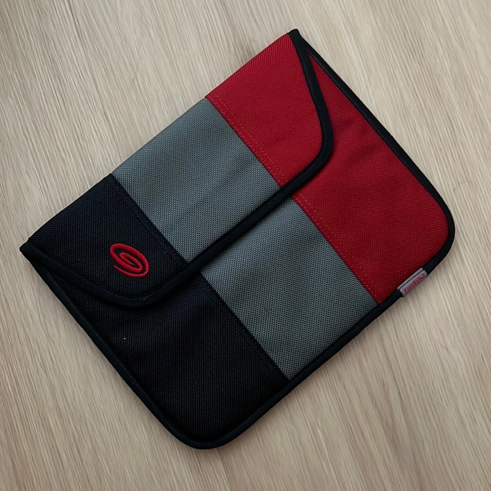 Timbuk2 Case